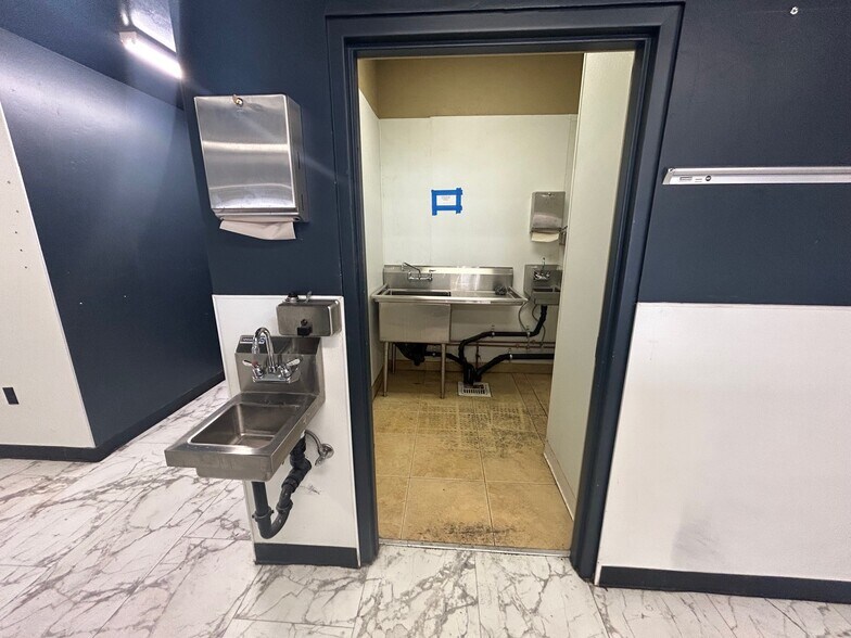 More Photos Of 25 2nd St, Reno Convenience Store For Lease