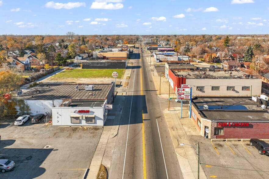 More Photos Of 7606 E 7 Mile Rd, Detroit Storefront For Sale
