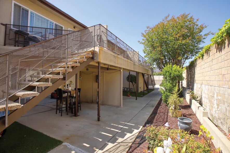 More Photos Of 569 E Colorado Ave, Glendora Multifamily For Sale