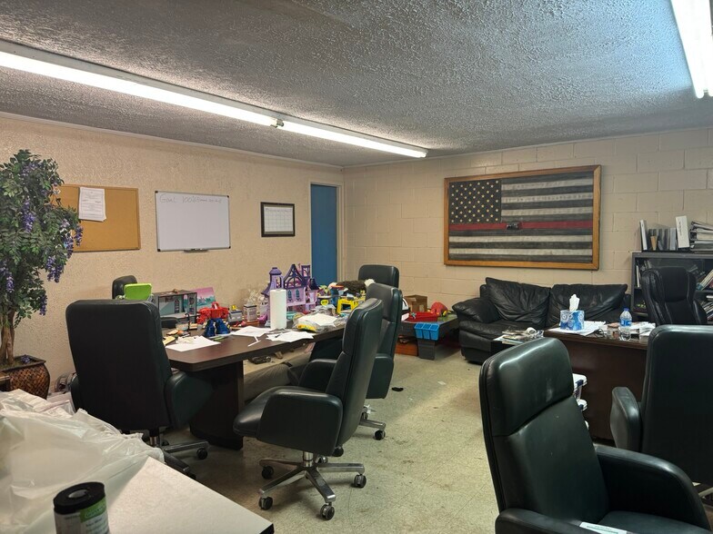 More Photos Of 109 Epps St, Gordon Warehouse For Lease