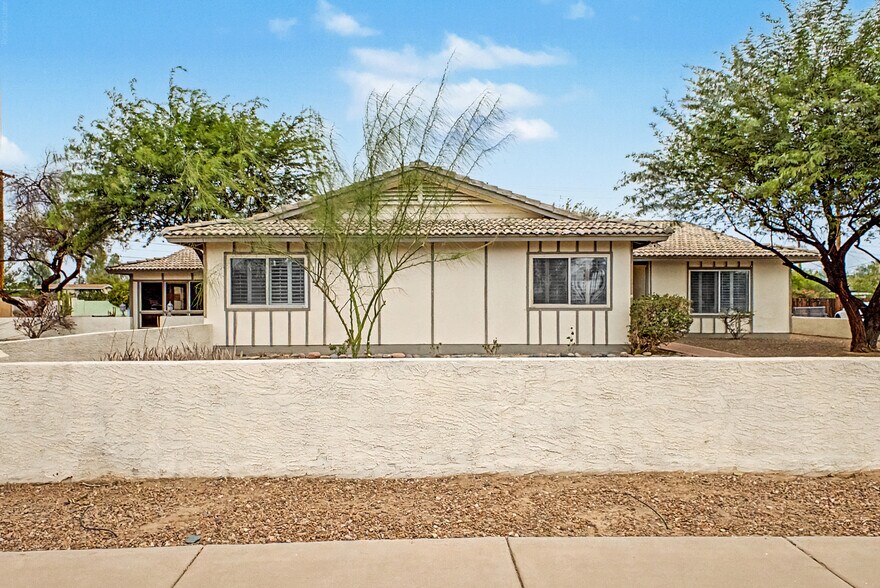 More Photos Of 8038 E Almeria Rd, Scottsdale Office For Sale