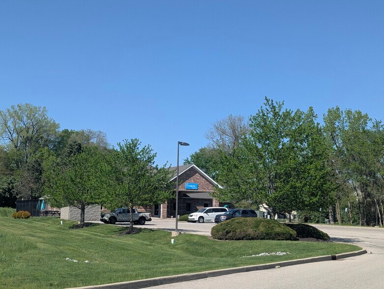 More Photos Of 5155 Pennwood Dr, Indianapolis Office For Sale