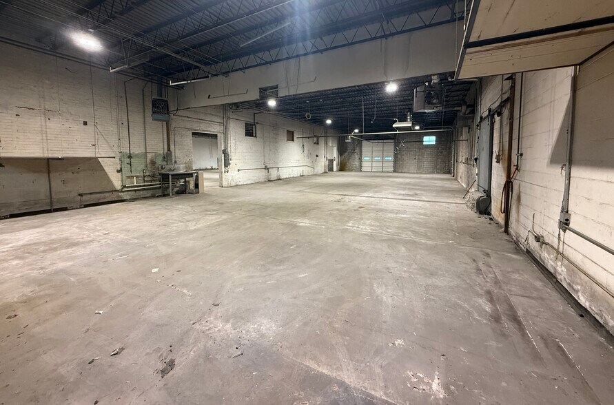 More Photos Of 1802-1804 Currie St, Richmond Warehouse For Lease
