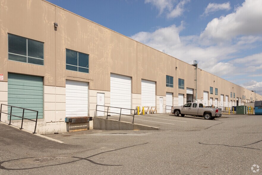 More Photos Of 1525 Broadway St, Port Coquitlam Warehouse For Lease