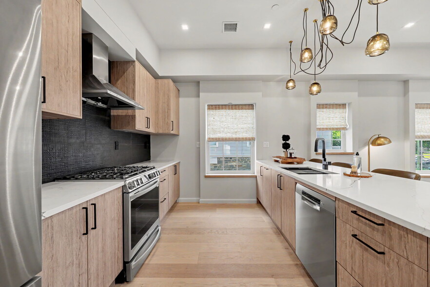 More Photos Of 63 Church St, Greenwich Apartments For Sale