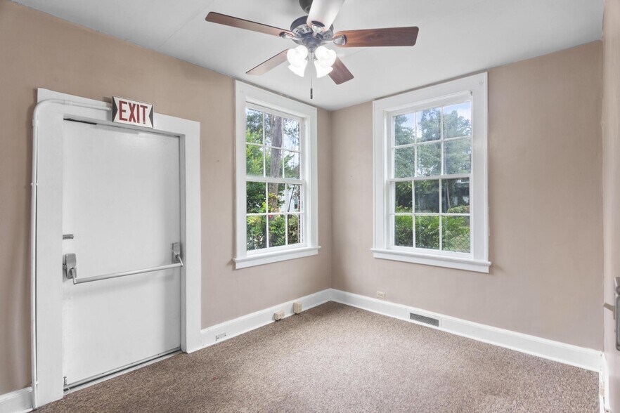 More Photos Of 105 Lancaster St SW, Aiken Loft Creative Space For Lease
