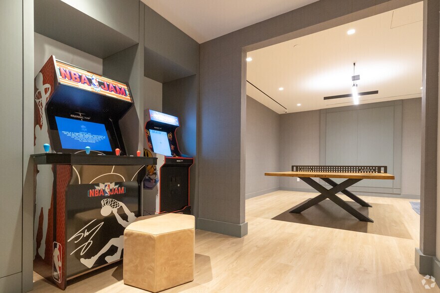 More Photos Of 2461 Broadway, New York Apartments For Lease