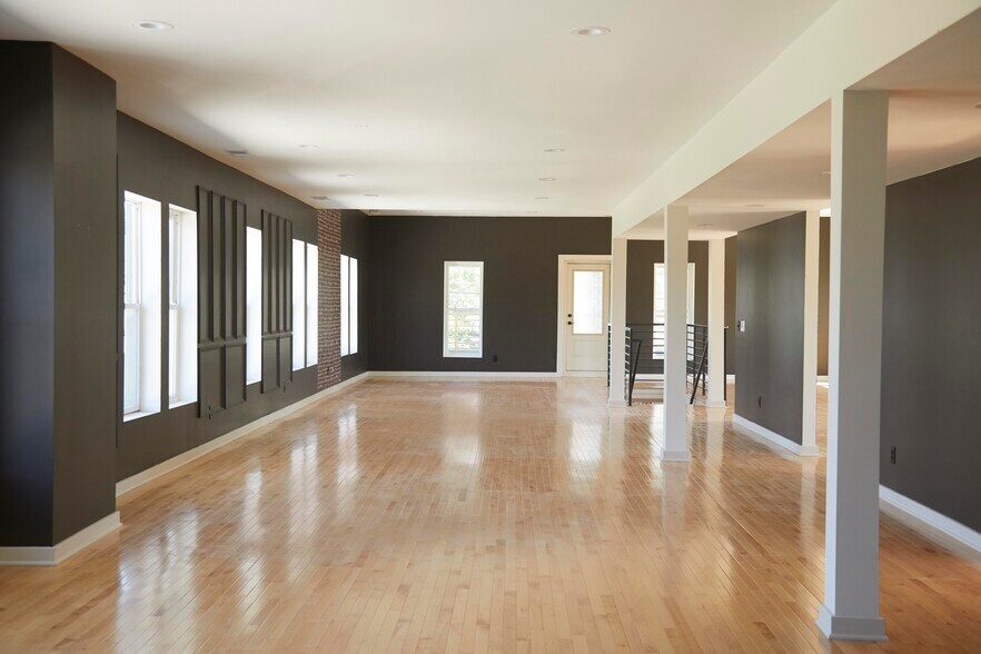 More Photos Of 2119 Prospect St, Indianapolis Loft Creative Space For Lease