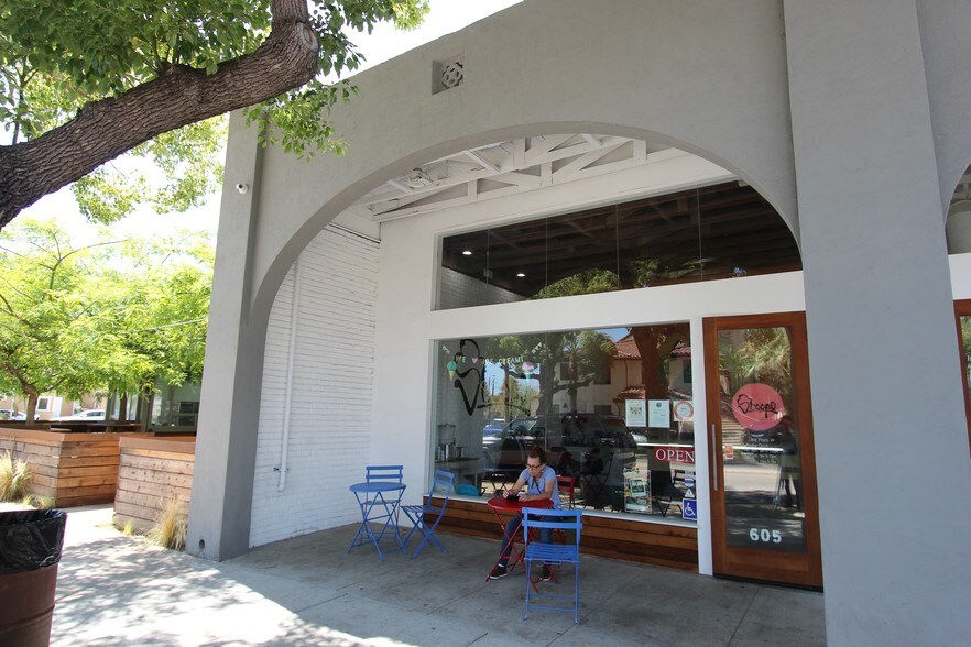 More Photos Of 613 E Santa Ana Blvd, Santa Ana Storefront Retail Residential For Lease