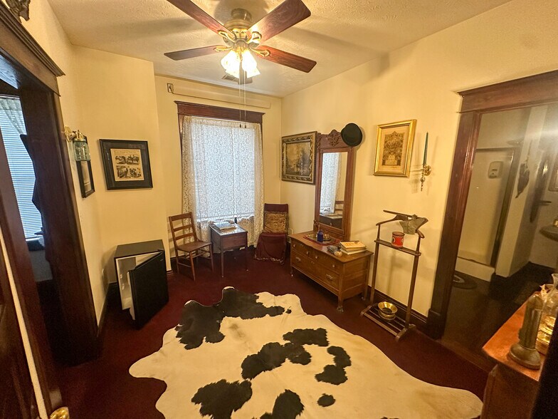 More Photos Of 211 W Kansas St, Crofton Hotel For Sale