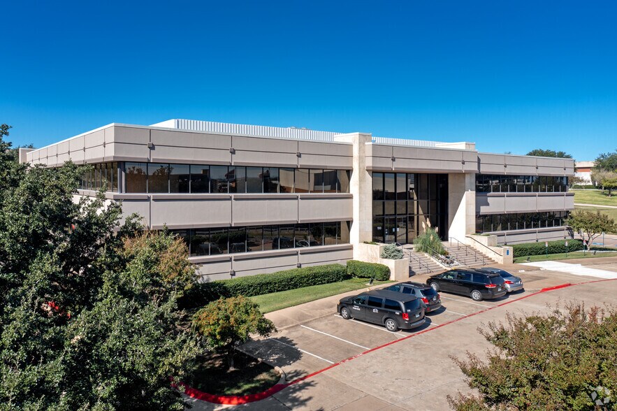 Primary Photo Of 150 W John Carpenter Fwy, Irving Office For Lease