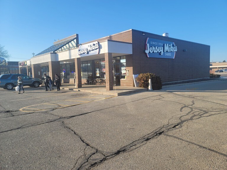 More Photos Of 5910-5960 75th St, Kenosha Unknown For Lease