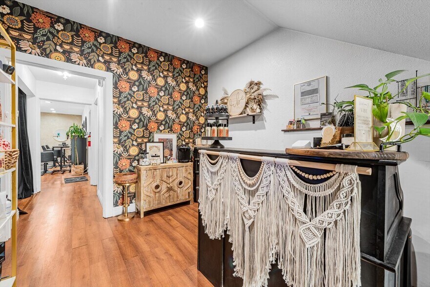 More Photos Of 348 Cernon St, Vacaville General Retail For Sale