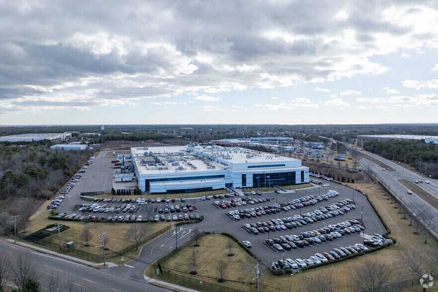More Photos Of 50 Horseblock Rd N, Medford Industrial For Sale