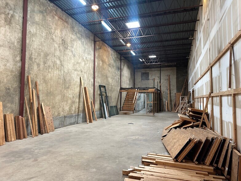 More Photos Of 610 National St, Memphis Freestanding For Lease