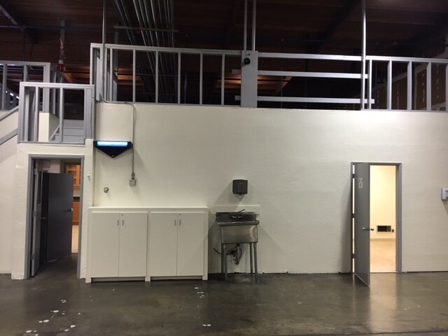 More Photos Of 380 Swift Ave, South San Francisco Warehouse For Lease