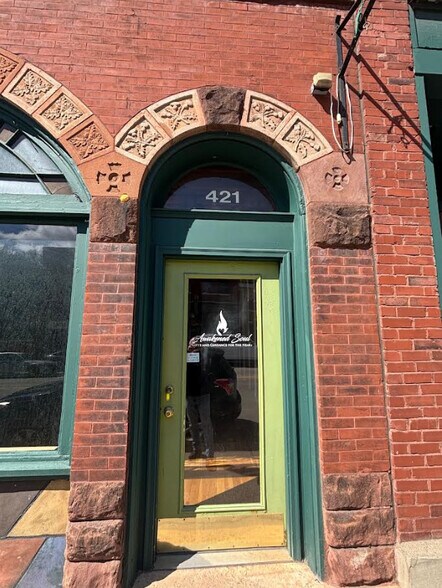More Photos Of 421 2nd St, Hudson Storefront Retail Office For Lease