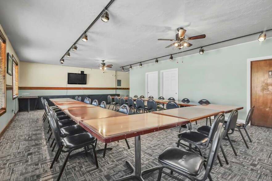 More Photos Of 7161 Main St, Bonners Ferry Bar For Sale