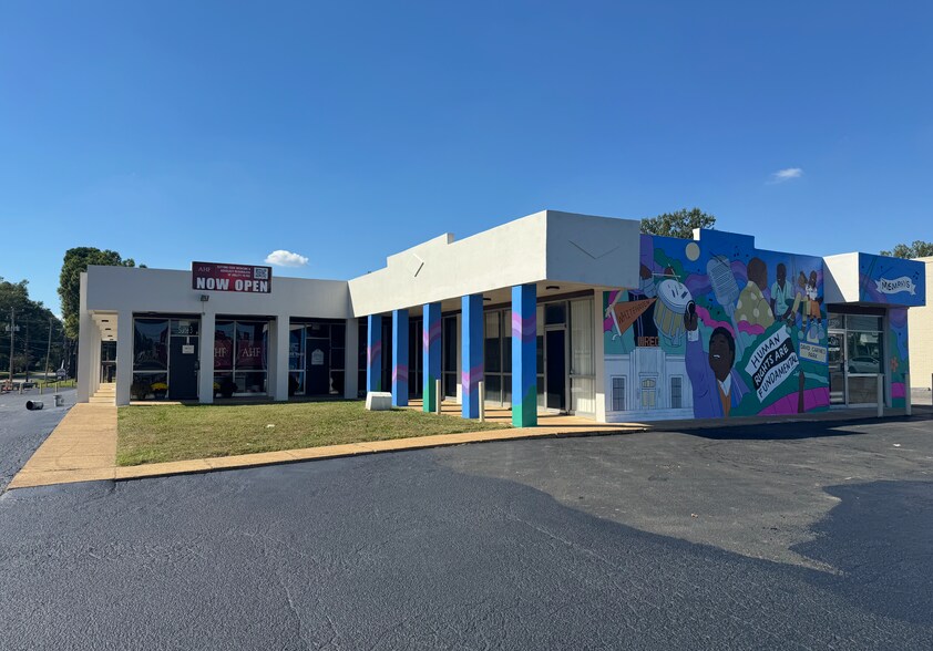 More Photos Of 4271-4273 Elvis Presley Blvd, Memphis Freestanding For Lease