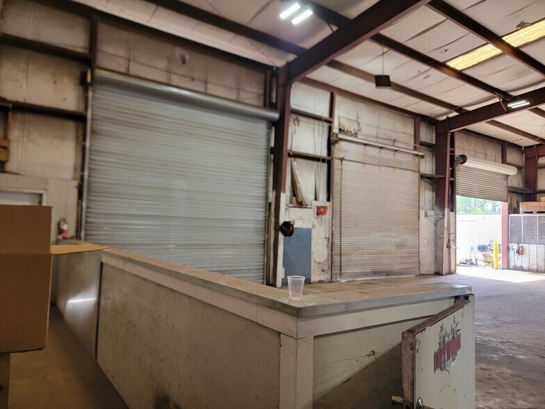 More Photos Of 310 Mealy St, Atlantic Beach Warehouse For Lease