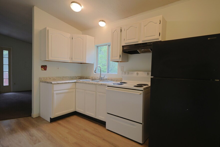 More Photos Of 1460 Pocono Ln, Bartonsville Multifamily For Sale