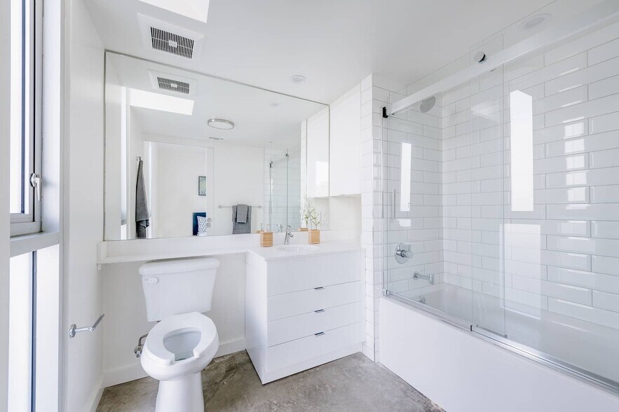 More Photos Of 12770 Caswell Ave, Los Angeles Apartments For Sale