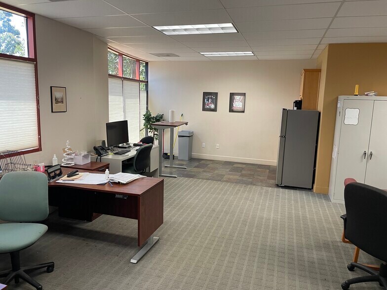 More Photos Of 2353 S Broadway, Santa Maria Office For Lease