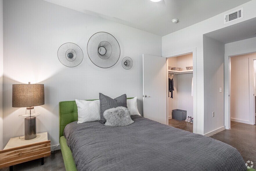 More Photos Of 3959 N Steele Blvd, Fayetteville Apartments For Lease