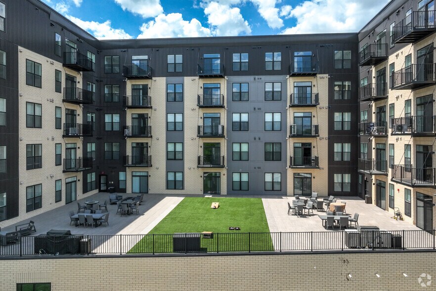 More Photos Of 28 7th St NE, Rochester Apartments For Sale