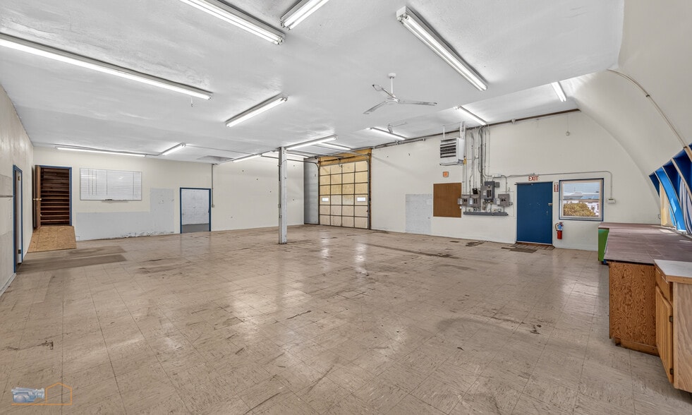 More Photos Of 2207-2209 9th St, Greeley Flex For Lease