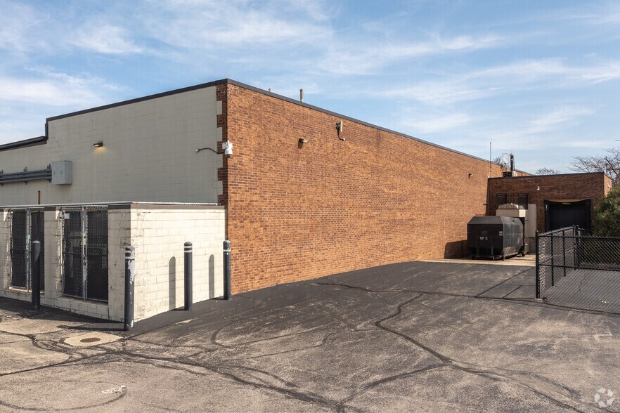 More Photos Of 5959 Bigger Rd, Kettering Light Distribution For Sale