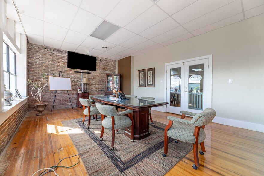 More Photos Of 546 Broad St, Gadsden Storefront Retail Office For Sale