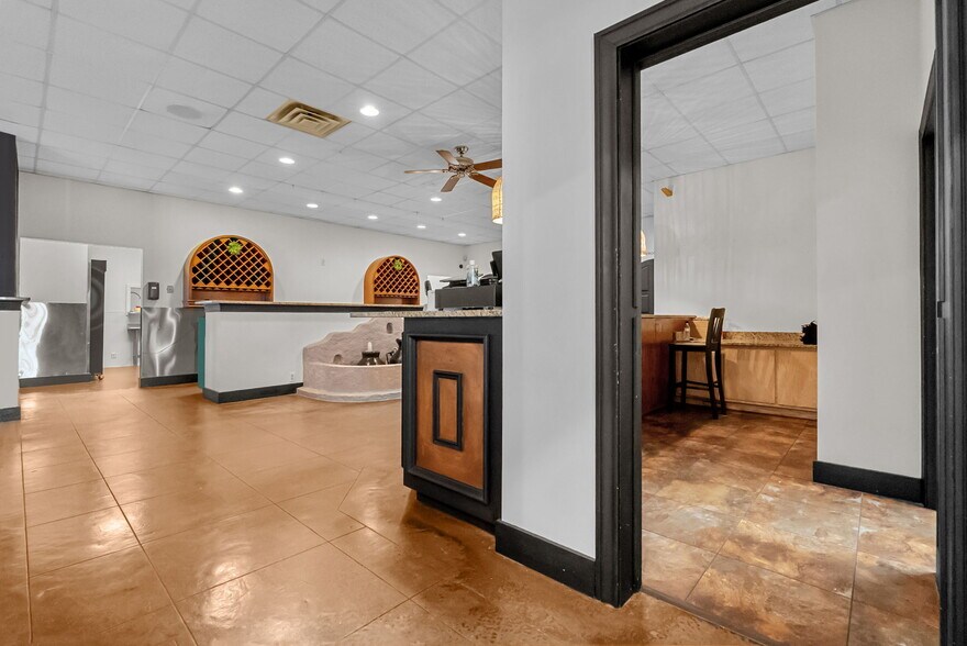 More Photos Of 983 N Highway 123 Byp, Seguin Restaurant For Sale