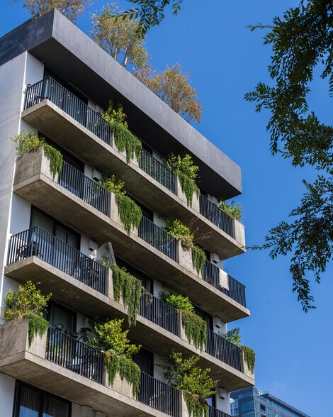 More Photos Of 454 13th St, San Diego Apartments For Sale