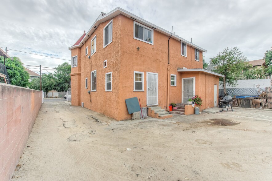 More Photos Of 1647 W 12th Pl, Los Angeles Apartments For Sale