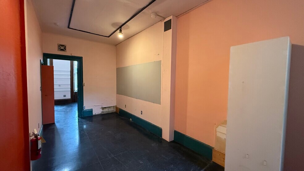 More Photos Of 32 N 3rd St, Easton General Retail For Lease