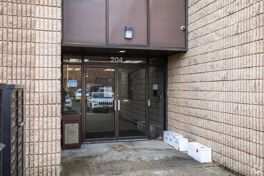 More Photos Of 204 Ark Rd, Mount Laurel Medical For Lease