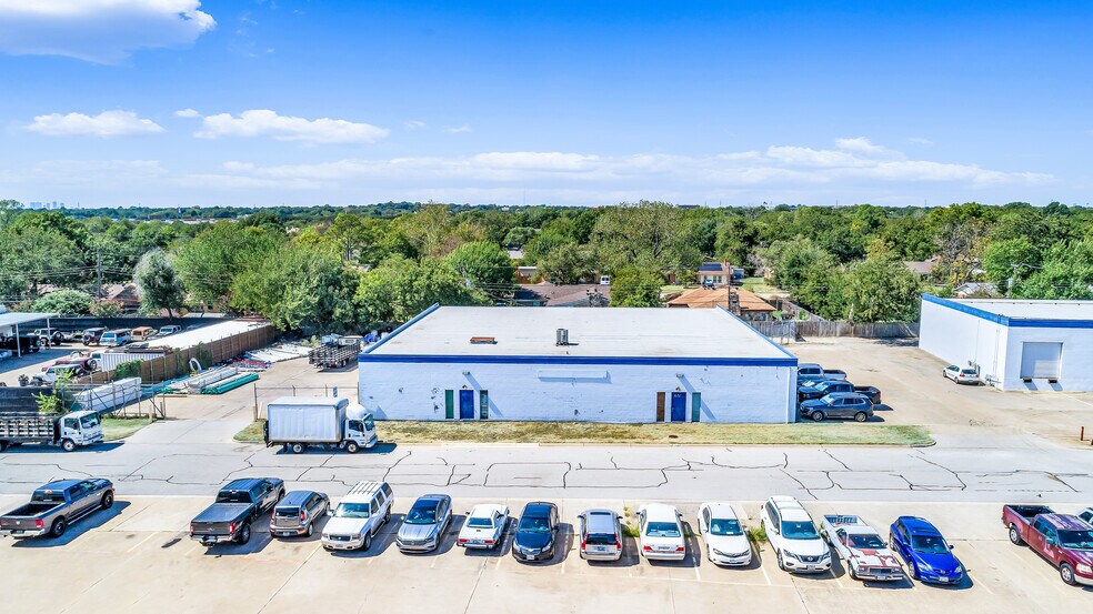 More Photos Of 5105 Commercial Dr, North Richland Hills Warehouse For Sale