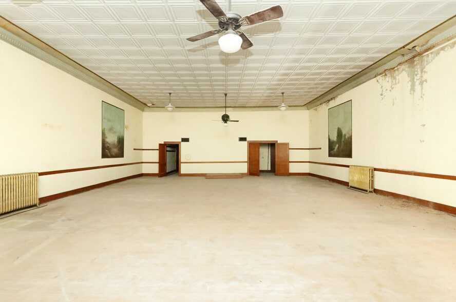 More Photos Of 1119 6th st, Nevada General Retail For Sale