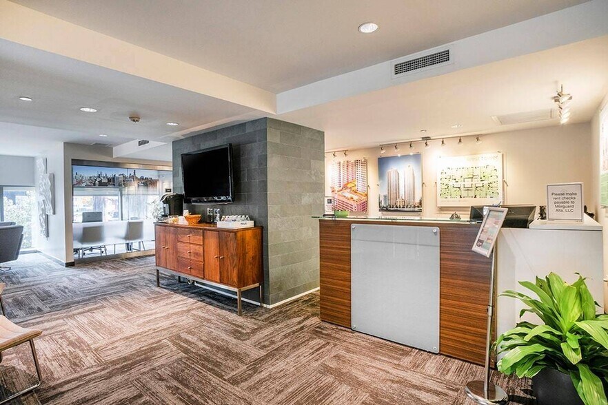 More Photos Of 555 W Kinzie St, Chicago Multifamily For Sale