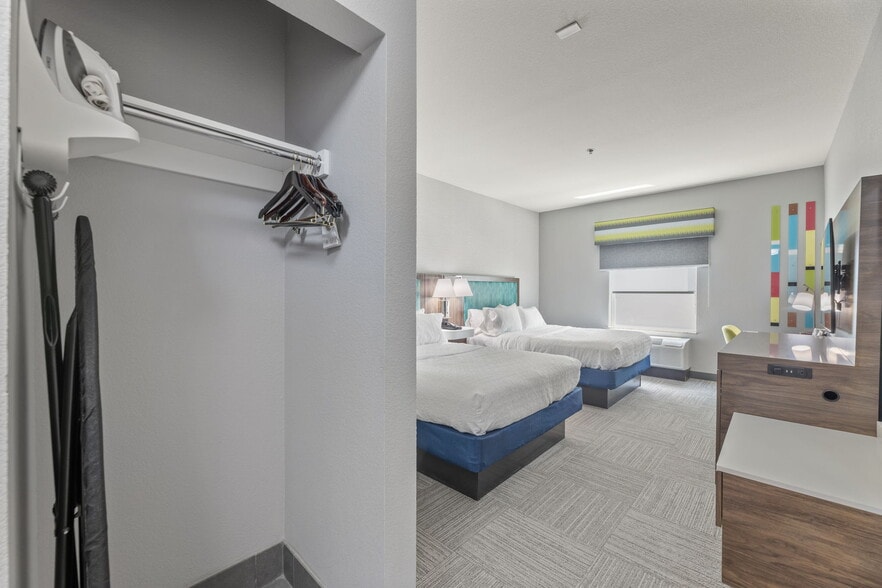 More Photos Of 3415 Ansley Blvd, Denison Hotel For Sale