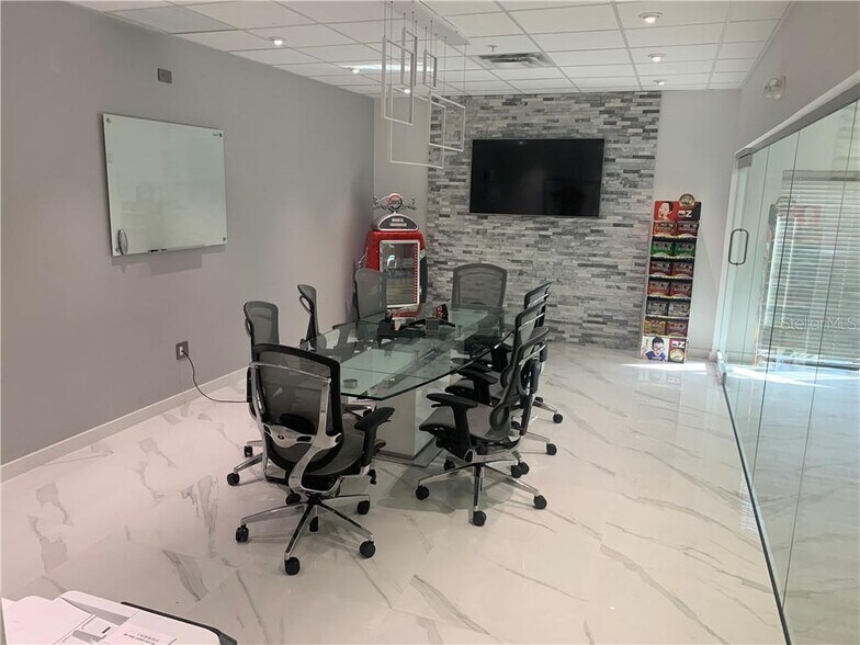 More Photos Of 2295 S Hiawassee Rd, Orlando Office For Lease