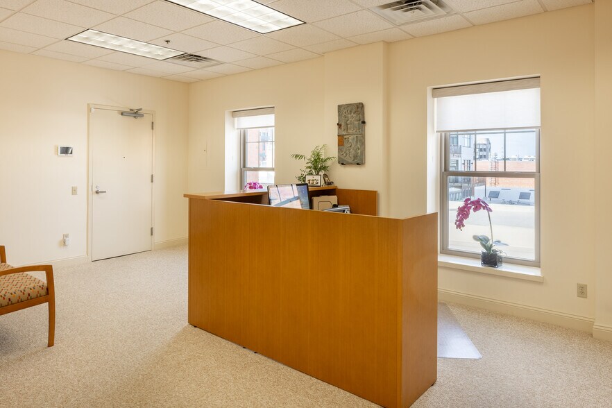 More Photos Of 56 College St, Asheville Office For Lease
