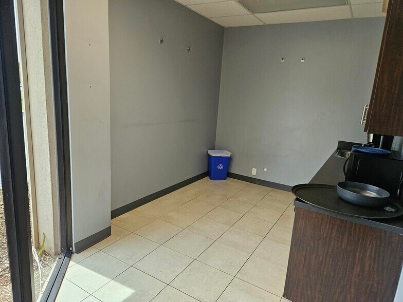More Photos Of 600-636 SW 12th Ave, Deerfield Beach Light Manufacturing For Lease