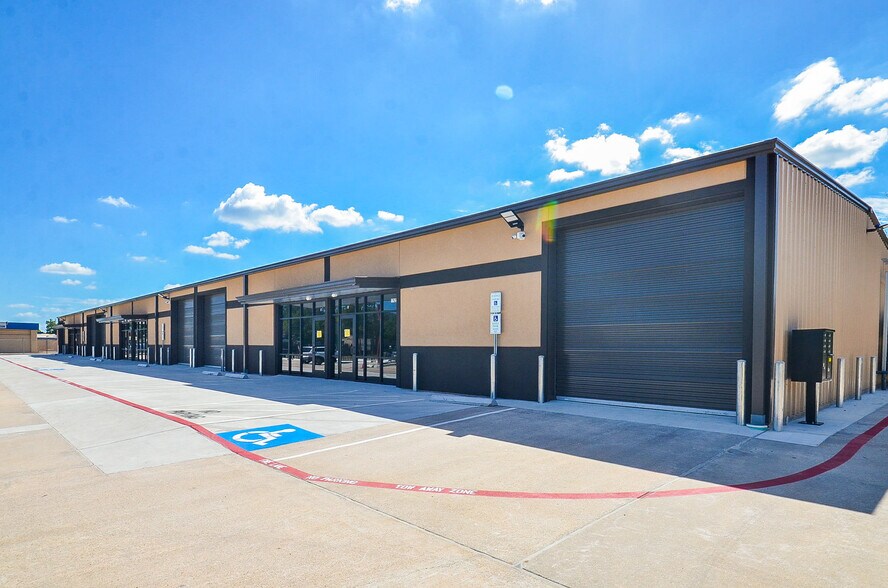 More Photos Of 17625 Kieth Harrow Blvd, Houston Warehouse For Lease