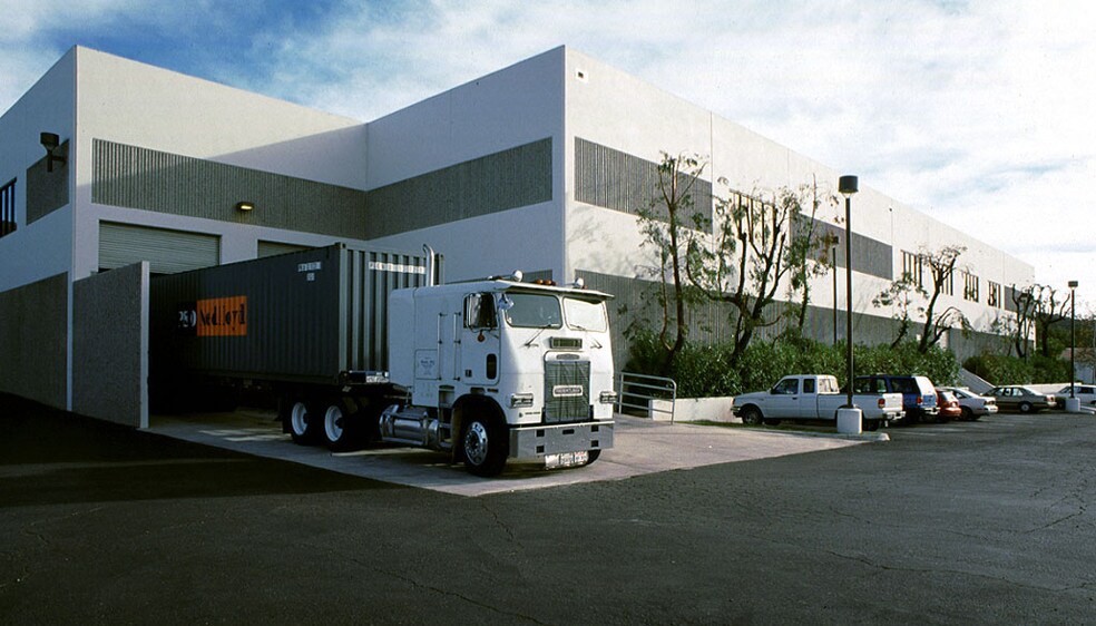 More Photos Of 3050 E Hillcrest Dr, Westlake Village Light Manufacturing For Sale