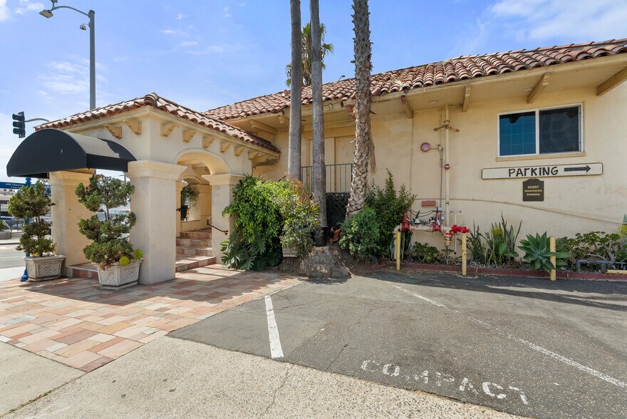 More Photos Of 690-696 S Coast Hwy, Laguna Beach, Laguna Beach Hotel For Sale