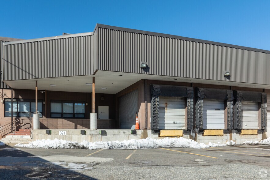 More Photos Of 321 Washington St, Somerville Warehouse For Lease