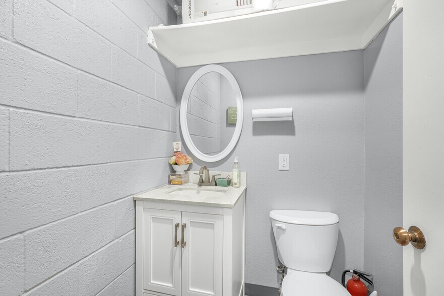 More Photos Of 118 Engle Ave, Molalla Storefront For Sale