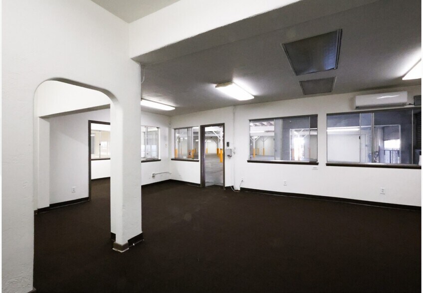 More Photos Of 1760 E 15th St, Los Angeles Warehouse For Lease